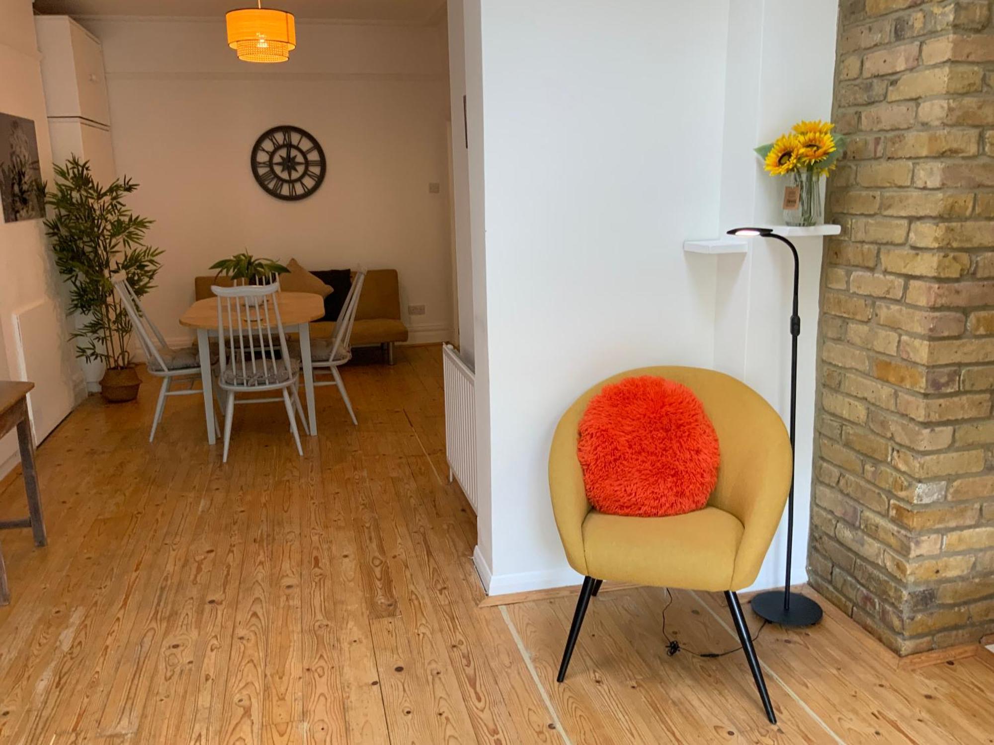 Right By Leigh Broadway Private Garden Large Ground Fl Apt Southend-on-Sea Eksteriør bilde