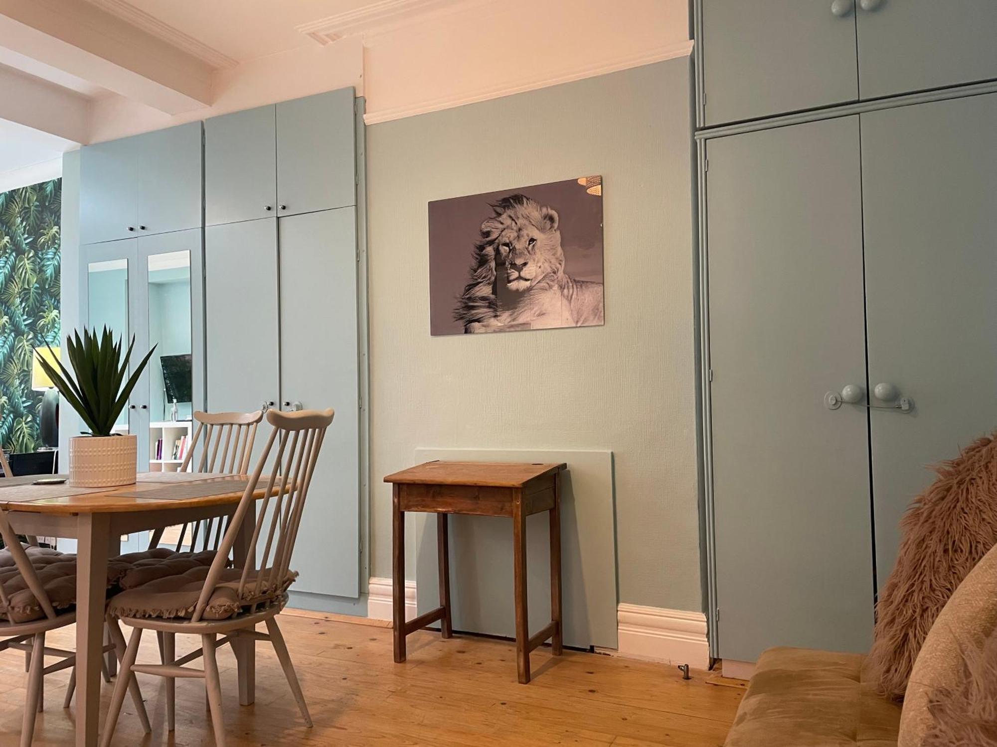 Right By Leigh Broadway Private Garden Large Ground Fl Apt Southend-on-Sea Eksteriør bilde